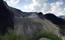  貴州甕安江界河國家級風景名勝區(qū)內違法開采磷礦